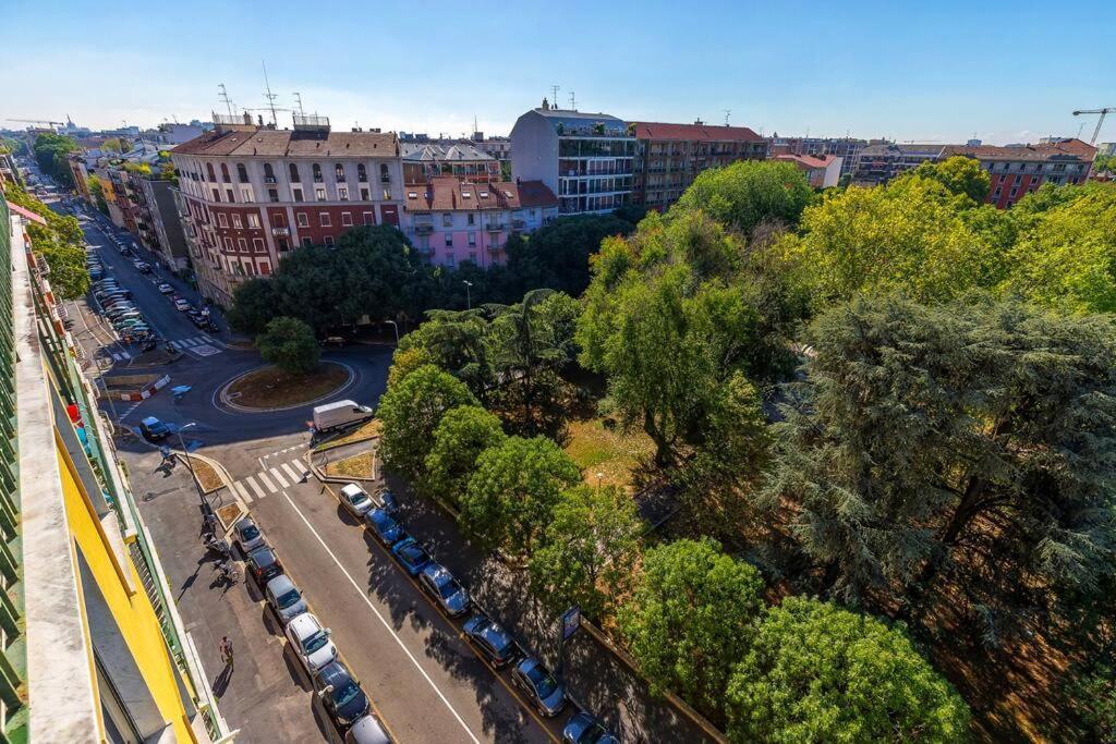Sunny & Updated Flat With Panoramic City View 50M From M4 Stop Мілан Екстер'єр фото