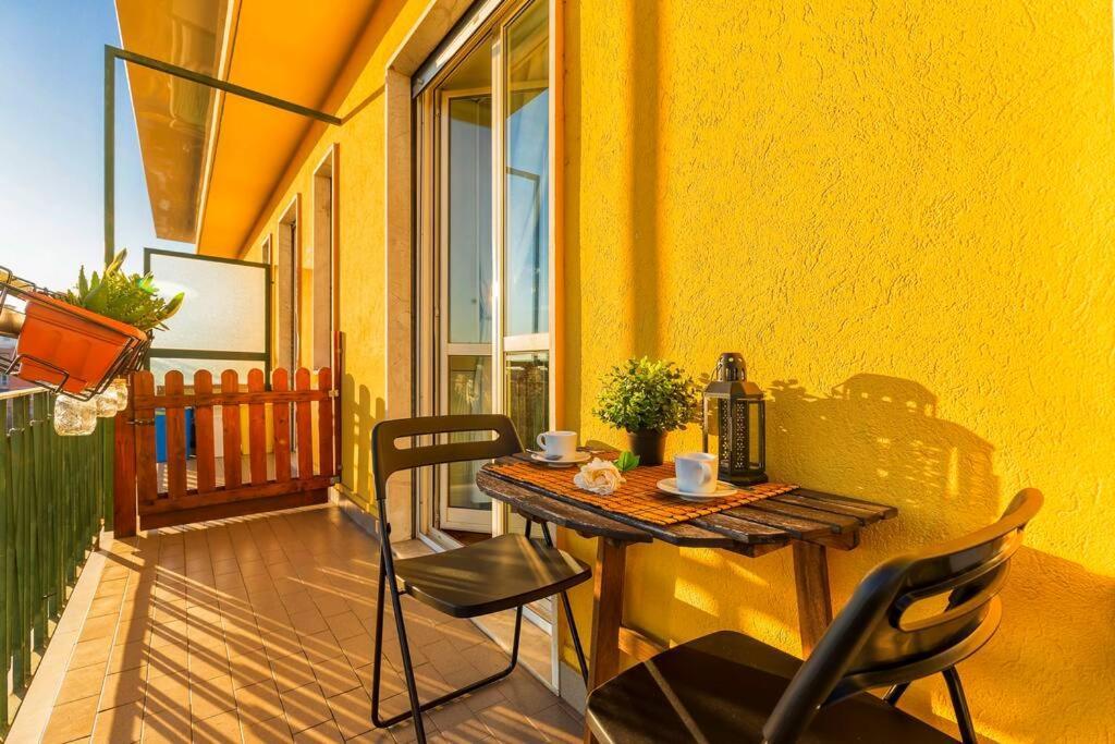 Sunny & Updated Flat With Panoramic City View 50M From M4 Stop Мілан Екстер'єр фото