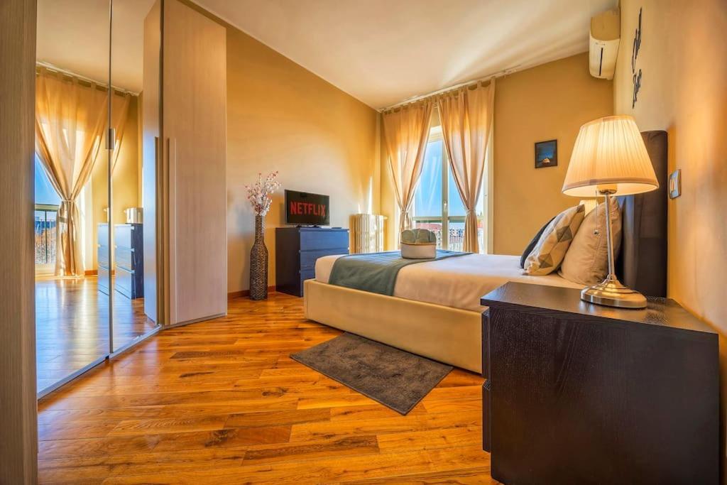 Sunny & Updated Flat With Panoramic City View 50M From M4 Stop Мілан Екстер'єр фото
